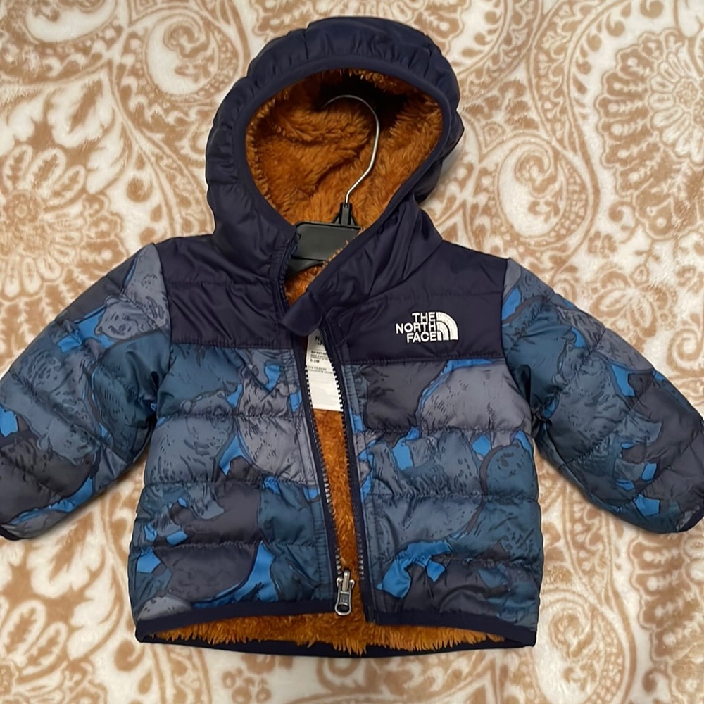 Reversible North Face 0-3 mths